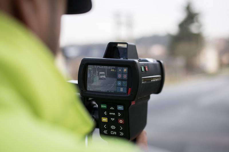 Policejní akce Speed marathon (měření rychlosti) v městské části Vřesina, 3. dubna 2019 v Ostravě.