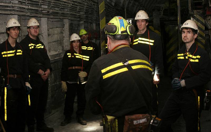 Důlní prostředí umožní těžaři poznat málokomu, budoucí inženýři jsou výjimka. 