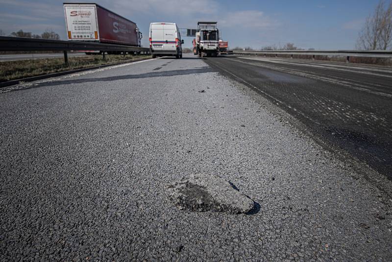 Na periferii Ostravy začala rekonstrukce části zvlněného úseku dálnice D1, na nichž se objevily problémy hned po jejich dokončení před více než deseti lety, 4. dubna 2022.