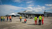 Přílet bombardérů B-52H Stratofortress a nadzvukového "stealth" B-1B Lancer na ostravské letiště Leoše Janáčka v Mošnově.