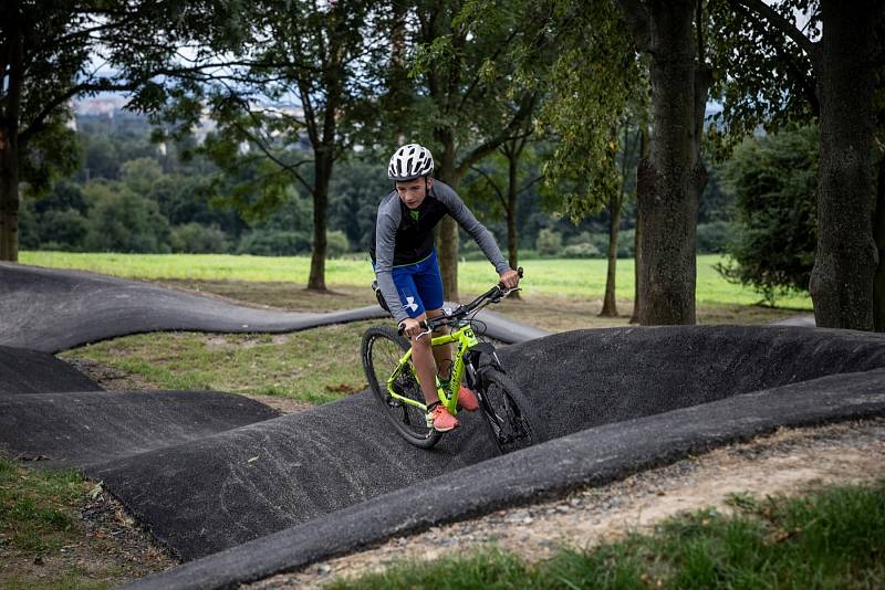 Snímky z nově otevřeného sportovně-relaxačního parku na Vyhlídce v Hošťálkovicích.