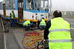 Dvě tramvaje se střetly v ulici Pavlovově v Ostravě-Zábřehu. V prostoru výhybky jedna ze souprav najela do špatného směru a narazila do zadní části tramvaje, která ji v té chvíli míjela. 