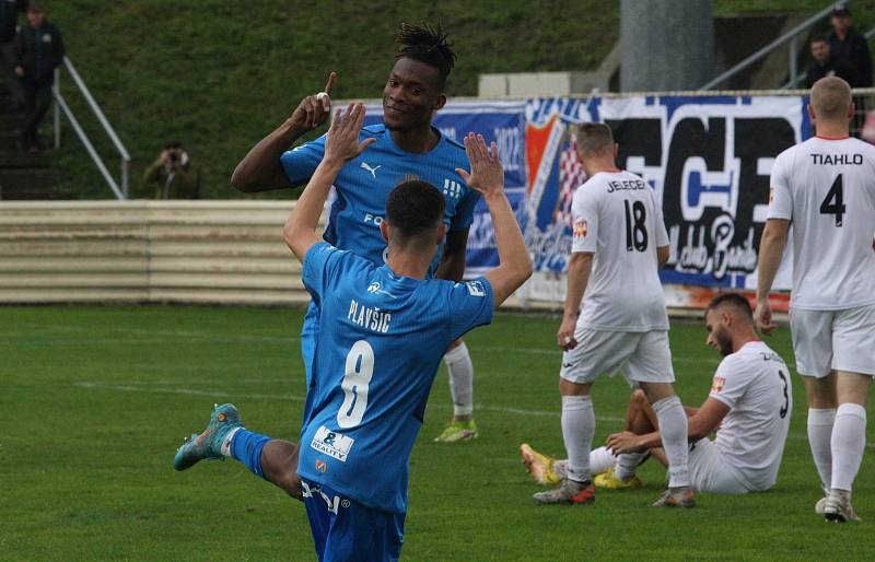 MOL Cup, 2. kolo, SK HS Kroměříž (červenobílé dresy) - FC Baník Ostrava, 21. září 2022.