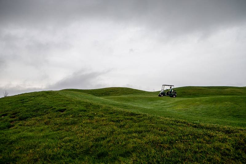 Stavba čtvrtstoletí, 12. listopadu 2019 v Ropici. Golfový areál Ropice.