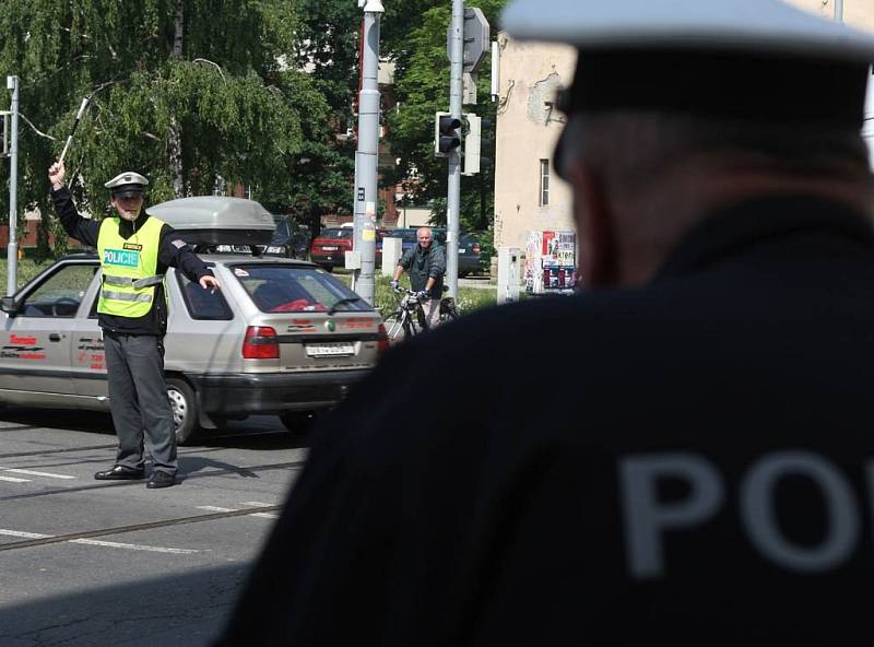 Dopravní policisté soutěžili. V soutěži Regulovčík roku změřili své síly v náročné disciplíně – řízení křižovatky.