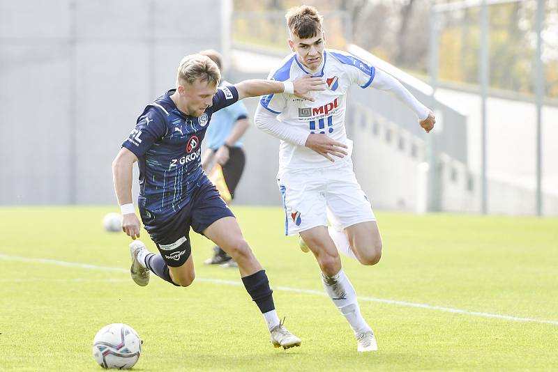 Jediný gól rezervy Baníku dal v Hodoníně Daniel Smékal. Vpravo během domácího utkání se Slováckem B.