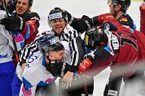 Utkání 44. kolo hokejové extraligy: HC Vítkovice Ridera - HC Sparta Praha, 3. února 2023, Ostrava. (zleva) Dominik Lakatoš z Vítkovic a David Němeček ze Sparty.