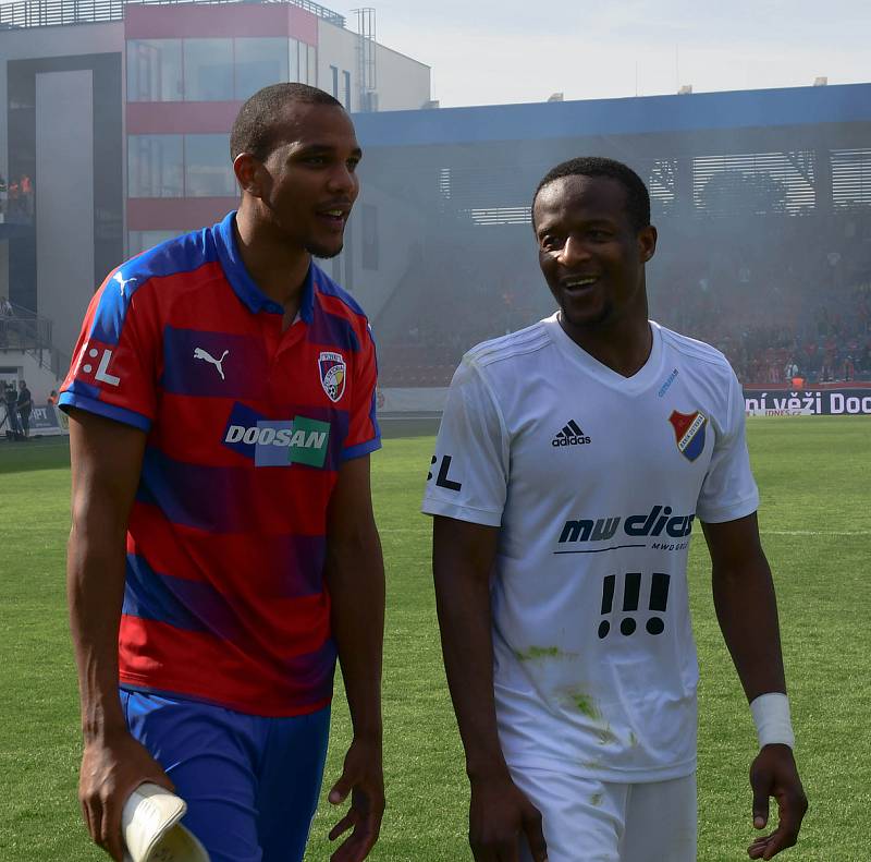 Beauguel Jean-David a Dame Diop - Utkání 5. kola nádstavby první fotbalové ligy FORTUNA:LIGA, skupina o titul: FC Viktoria Plzeň - FC Baník Ostrava, 26. května 2019 v Plzni.