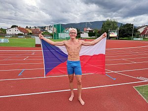 Šestnáctiletý Matyáš Zach (Atletika Poruba) obhájil na Evropském olympijském festivalu mládeže EYOF ve slovinském Mariboru loňské vítězství ze závodu na 110 metrů překážek, sedmnáctiletý desetibojař Daniel Hanzelka (TJ TŽ Třinec) vybojoval stříbro.