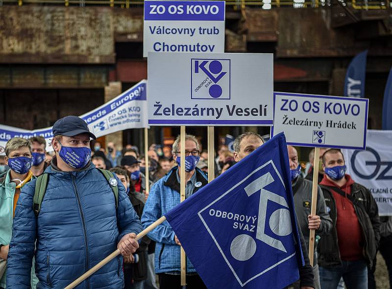 Demonstrace za obranu evropského ocelářského průmyslu v Dolní oblasti Vítkovic, 1. října 2020 v Ostravě.