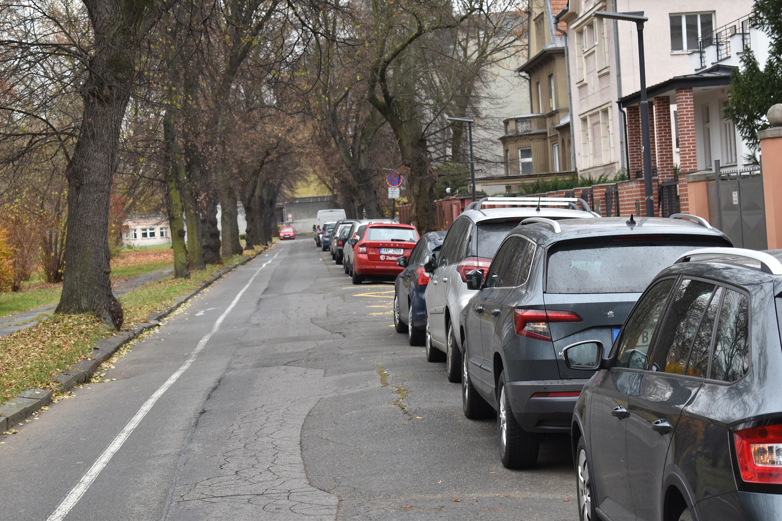 Pozor na lákavé parkovaní v Ostravě: Bez konzulárního povolení dostanete  botičku - Moravskoslezský deník