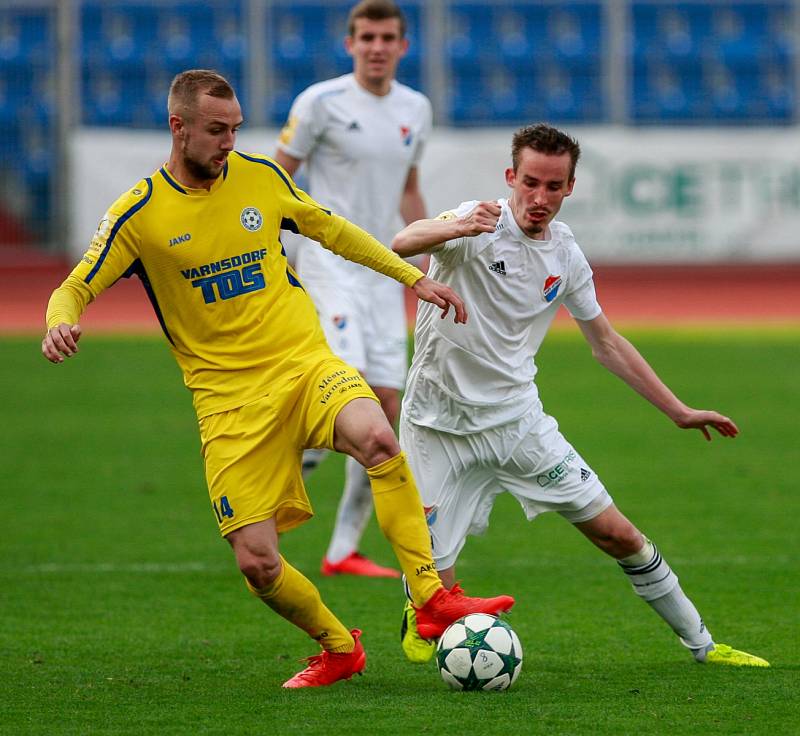 FC Baník Ostrava - FK Varnsdorf. Vlevo Karel Knejzlík, vpravo Martin Sus