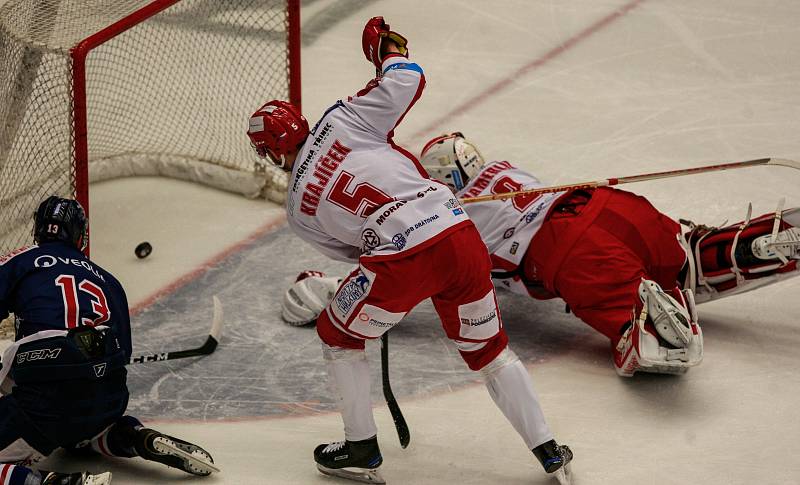 Derby 52. kola hokejové extraligy: HC Oceláři Třinec - HC Vítkovice Ridera.