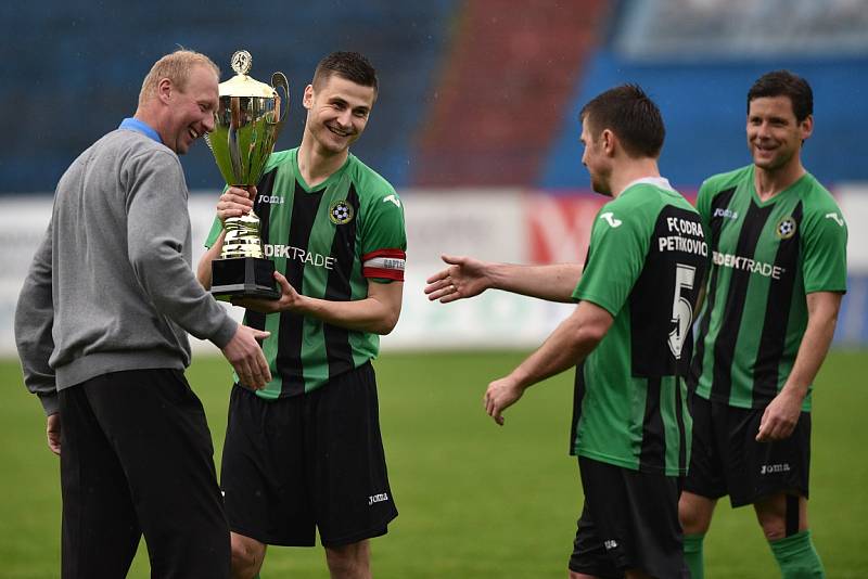 Pohár MěFS Ostrava vybojovali na ostravských Bazalech fotbalisté Odry Petřkovice.