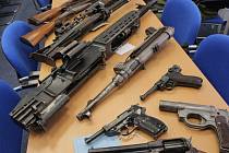 Lidé v Moravskoslezském kraji v rámci zbraňové amnestie odevzdali i zakázané zbraně, jako jsou kulomety, samopaly či samonabíjející vojenské pušky.