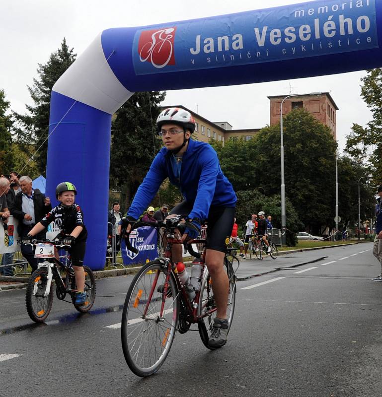 Cyklistický závod Memoriál Jana Veselého.
