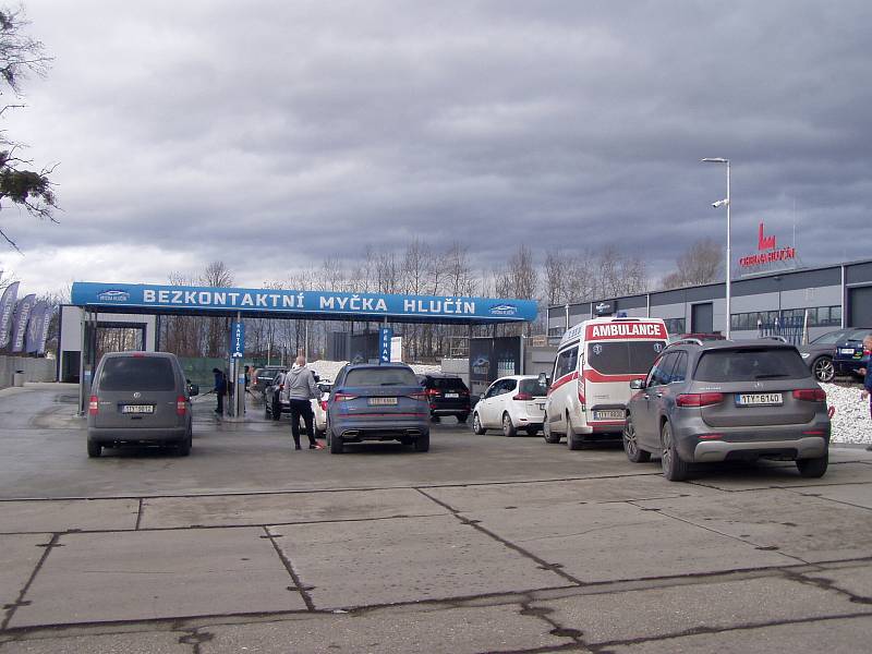Automyčka v Hlučíně, ilustrační foto, leden 2021.