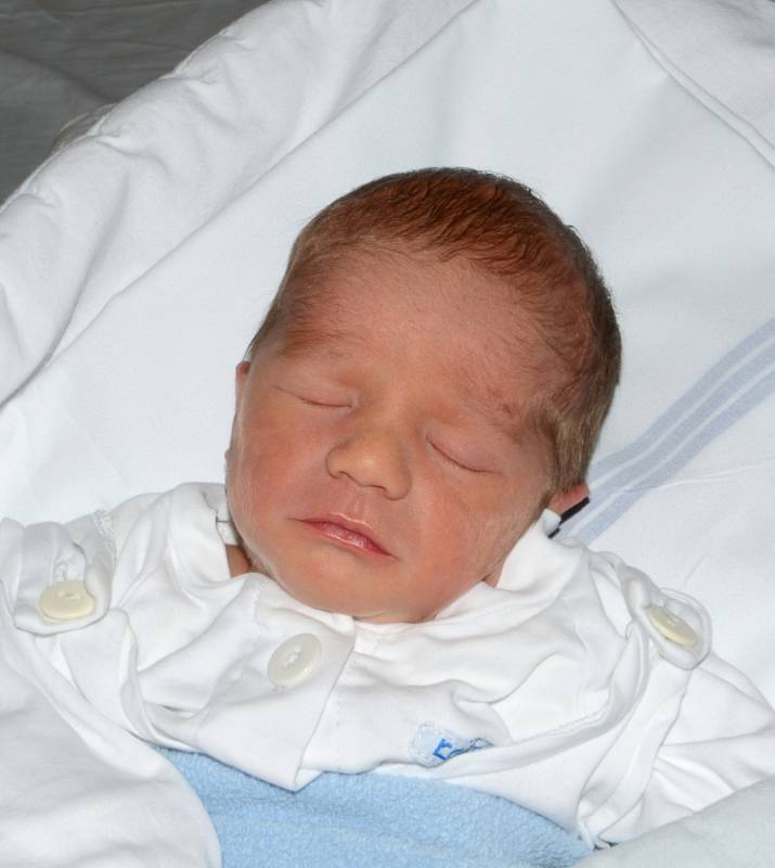 Eduard Polášek, 17. 4. 2016, 2780 g, 48 cm, Kopřivnice