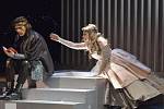 THOMAS WEINHAPPEL (Hamlet) a JANA SIBERA v opeře Hamlet na ostravském jevišti.