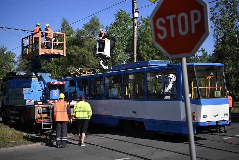 V Ostravě zahořela tramvaj.