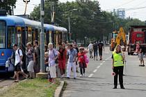 Dopravní komplikace v centru Ostravy spojené s výlukou tramvají a náhradní autobusovou dopravou. 