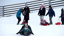 Tošovický areál zaplnili o víkendu lyžaři, snowboardisté i bobisté.