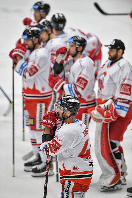 Utkání předkola play off hokejové extraligy - 5. zápas: HC Vítkovice Ridera - HC Olomouc, 17. března 2022 v Ostravě. (dole) David Krejčí z Olomouce.