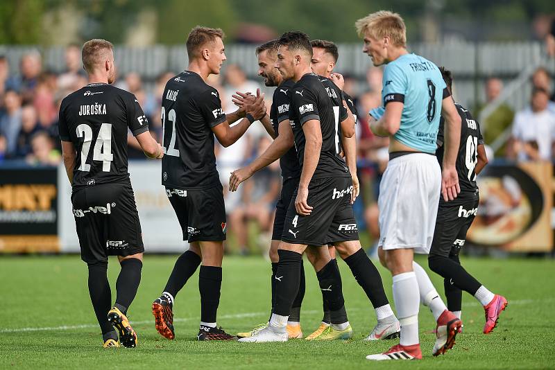 Fotbal, MOL Cup, SK Beskyd Frenštát pod Radhoštěm - FC Baník Ostrava. Hosté zvítězili 4:0, dva góly dal útočník Tomáš Zajíc, uprostřed.