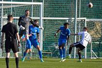 Fotbalisté Polanky (v bílém) v utkání 17. kola divize F proti Havířovu. V týmu hostů nastoupili exligisté brankář Jan Laštůvka a záložník Pavel Zavadil.