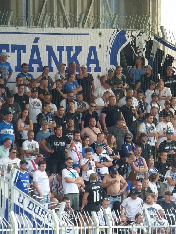 Fanoušci Baníku Ostrava v Jablonci (1. kolo ligy, 24. 7. 2021).