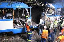 Snímek z tragické srážky tramvají ve Vřesině, 11. dubna 2008.
