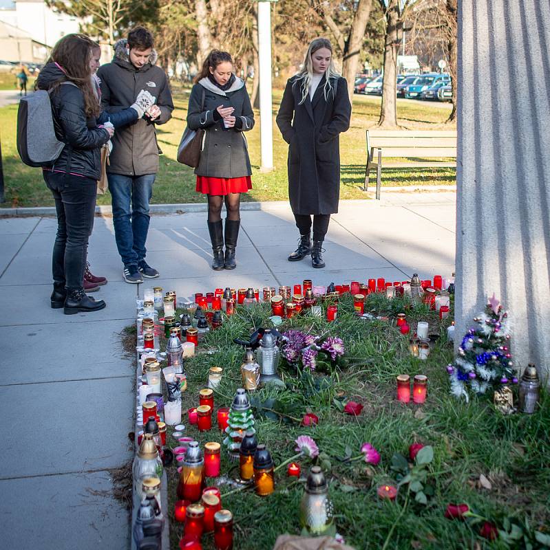 Den druhý po střelbě ve Fakultní nemocnici Ostrava (FNO), 11. prosince 2019 v Ostravě.