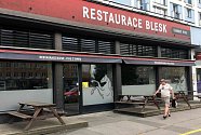 Blesk v ulici 28. října byl slavnou restaurací, teď ale zavřenou, 4. 6. 2023.