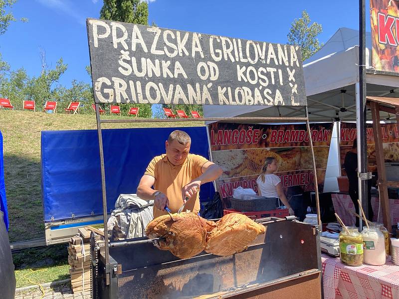 Colours of Ostrava, Dolní Vítkovice, Ostrava, 13. července 2022, stánky.