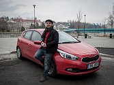 Výhoda sdíleného auta? Žádné starosti. I v Ostravě, stejně jako v dalších osmi městech v České republice, lidé mohou využívat „auto na půl".