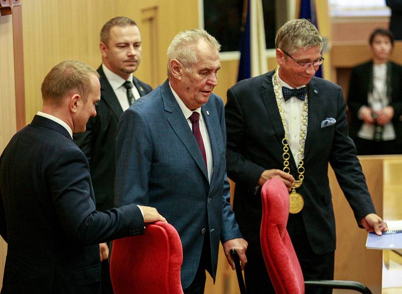 Prezident Miloš Zeman zahájil v úterý 5. září 2017 v Ostravě svou pátou oficiální návštěvu Moravskoslezského kraje.