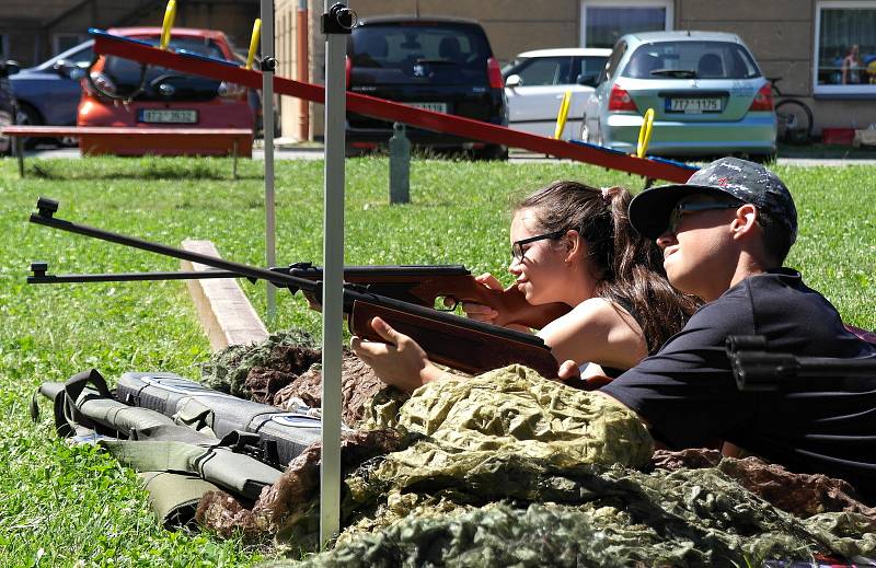 Oblastní kolo branné soutěže se uskutečnilo na hřišti ZŠ Porubská v Ostravě-Porubě.