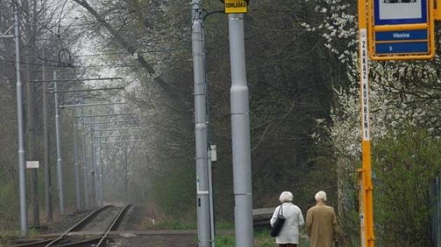 Na jednokolejné trati mezi Porubou a Kyjovice se objevují nová zabezpečovací zařízení.