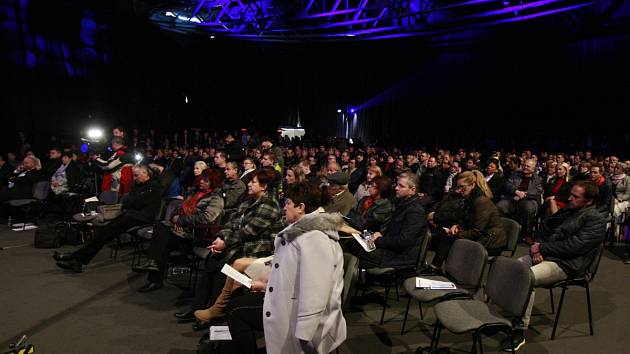 Na konferenci nazvané Evidence tržeb v praxi vysvětloval některé otázky k EET i ministr financí Andrej Babiš.