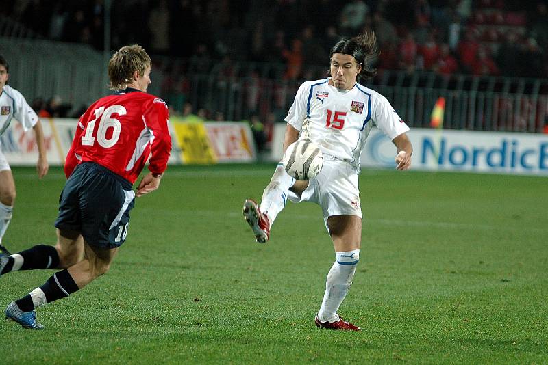 Milan Baroše během zápasu s Norskem. Baráž MS 2006.