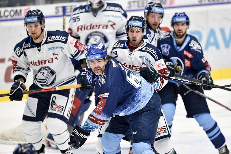 43. kolo hokejové extraligy mezi HC Vítkovice Ridera - HC Rytíři Kladno v Ostravě dne 2. února 2020. Na snímku (zleva) Jaromír Jágr z Kladna a Ondřej Roman z Vítkovic.