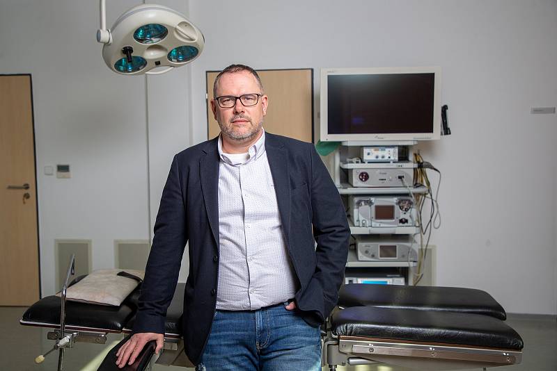 Lékař ortopedické ambulance MUDR. Tomáš Pavliska, 7. dubna 2022 v Ostravě.