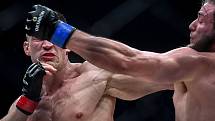 MMA Octagon 11 v Ostravar aréně, 16. března 2019 v Ostravě. Na snímku (v červeném) Miloš Petrášek proti Jeremy Kimball.