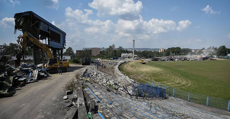 Demolice stadionu Bazaly, 23. července 2018 v Ostravě.