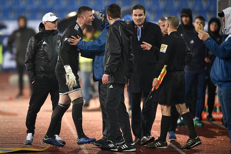 Utkání 3. kola nadstavby první fotbalové ligy, skupina o titul: FC Baník Ostrava - FC Slovan Liberec, 14. května 2019 v Ostravě. Na snímku (zleva) Jan Laštůvka.