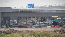Stavba outletového centra v Ostravě-Přívoze je v plném proudu, snímek z 3. září 2018.