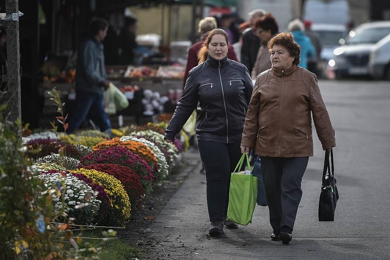 Trhy v polském Zabełkówe, říjen 2018.