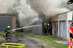Zásah hasičů u požáru garáží v Ostravě-Mariánských Horách, 29. srpna 2023.
