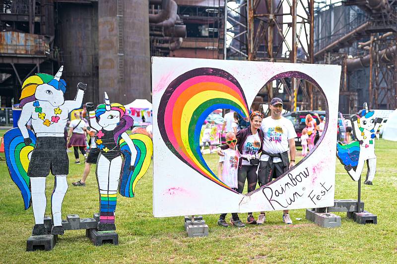 Duhový běh  a festival v Dolní oblasti Vítkovice Rainbow run & Rainbow fest Ostrava, sobota 4. června 2022.