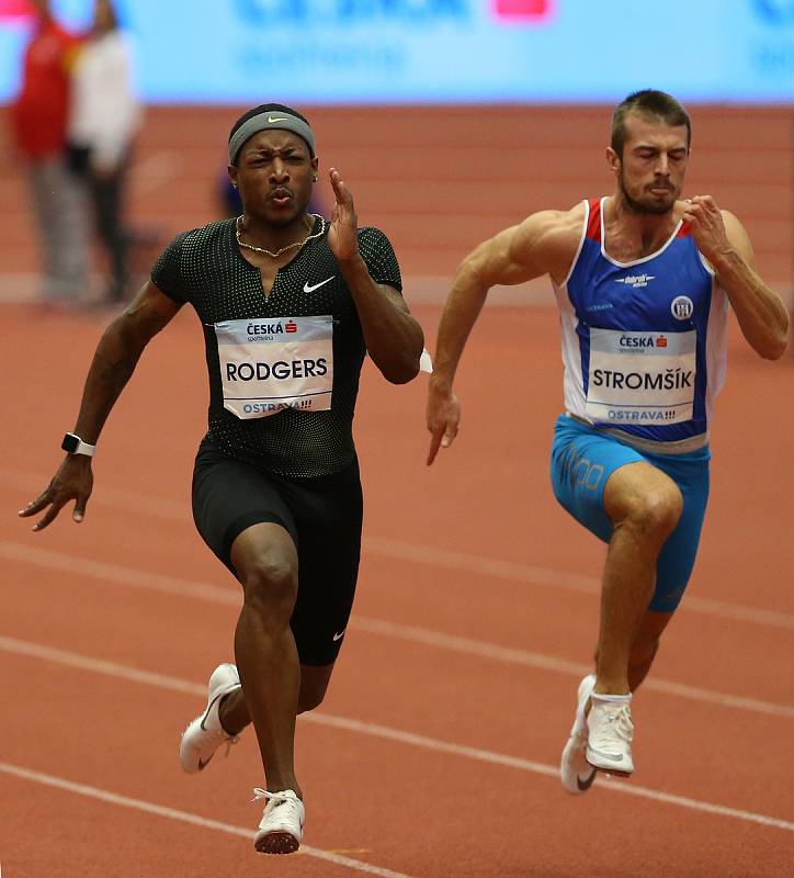 Czech Indoor Gala, mezinárodní halový atletický mítink EA. Na snímku zleva Mike Rodgers (USA) a Zdeněk Stromšík (CZE).